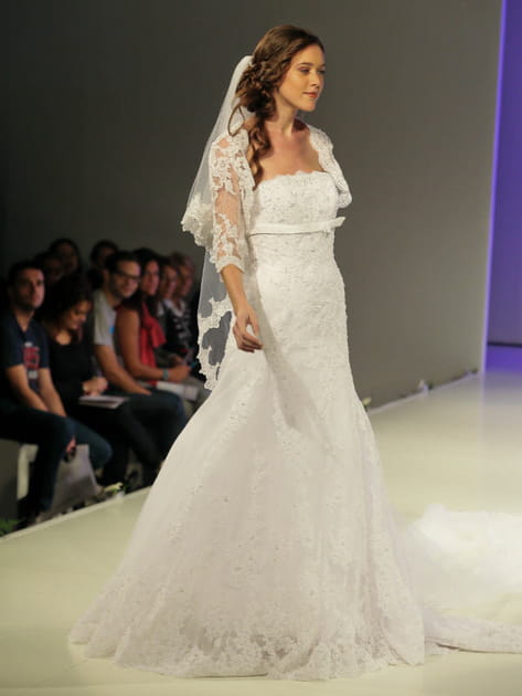 Robe dentelle Empire du Mariage