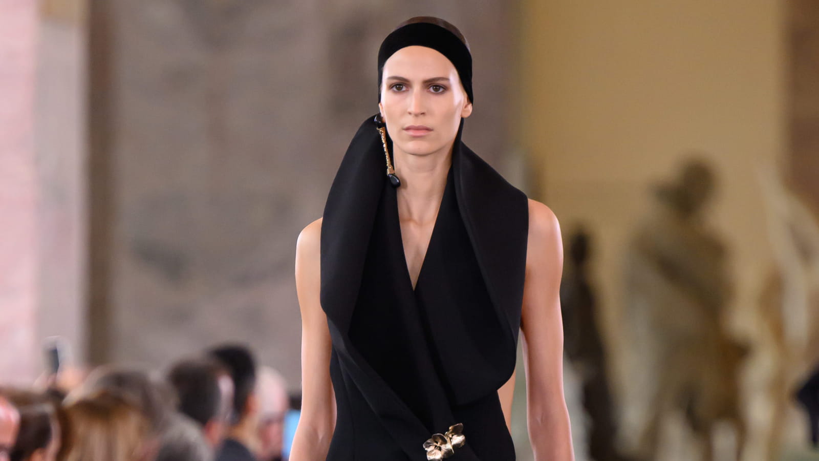 Look 17