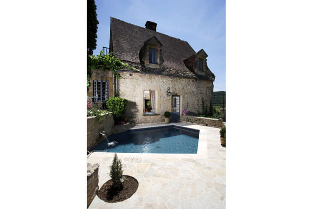 Piscine citadine inférieure à 30 m² de forme angulaire : trophée d'or