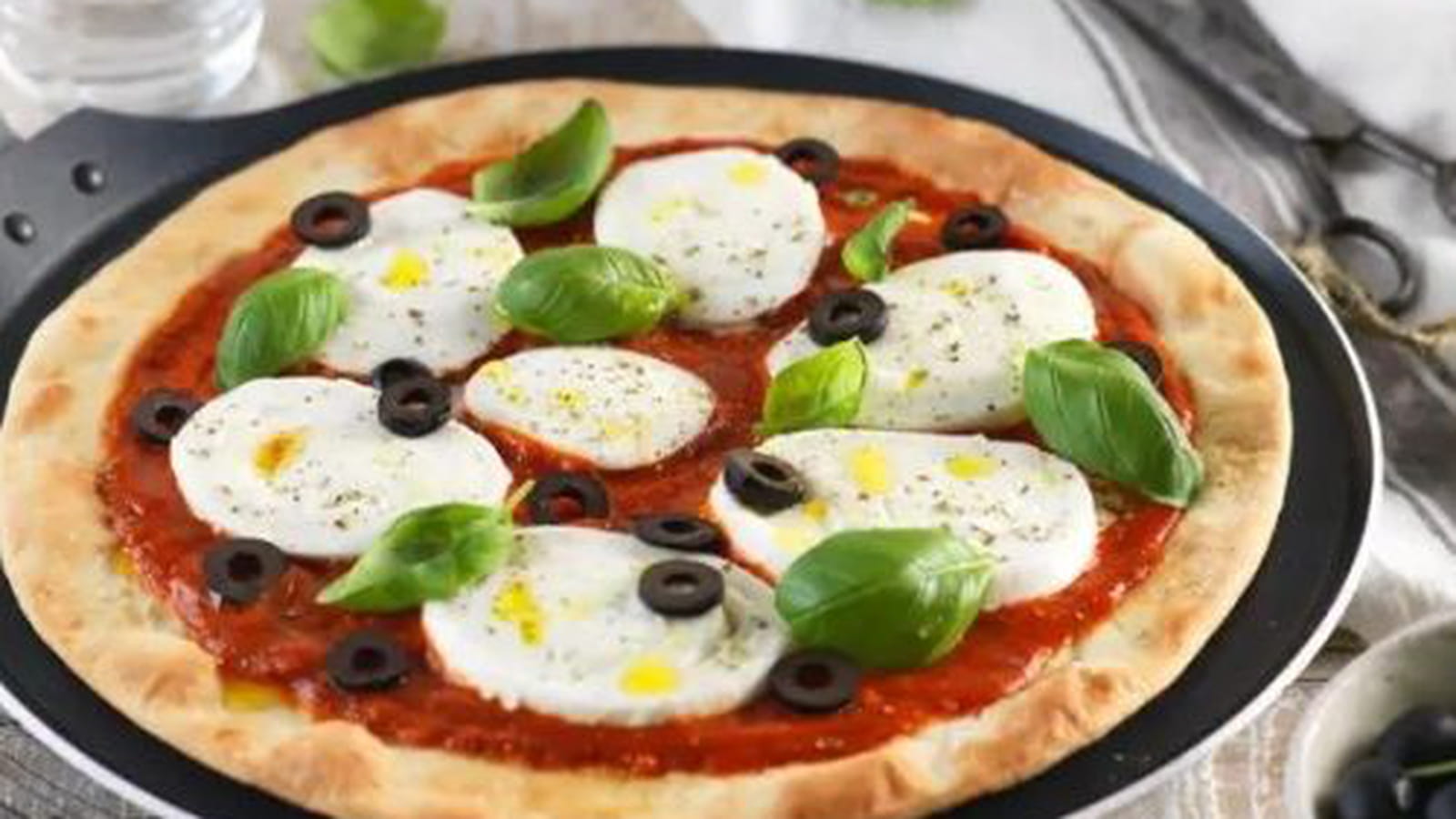 Pizza Margherita à la poêle