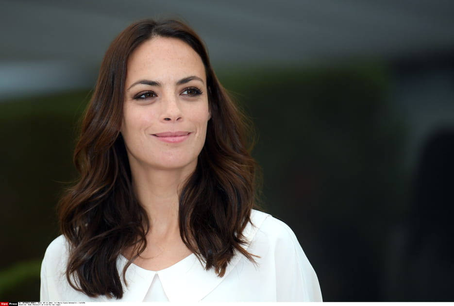 Les reflets acajou dans les cheveux de B&eacute;r&eacute;nice Bejo