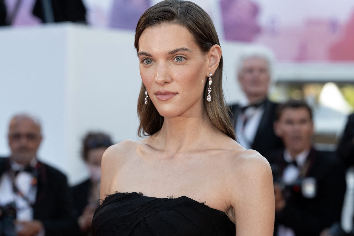 Where does Charlotte Cardin live with her famous lover? A very bohemian neighborhood popular with stars… Where does Charlotte Cardin live with her famous lover? A very bohemian neighborhood popular with stars…