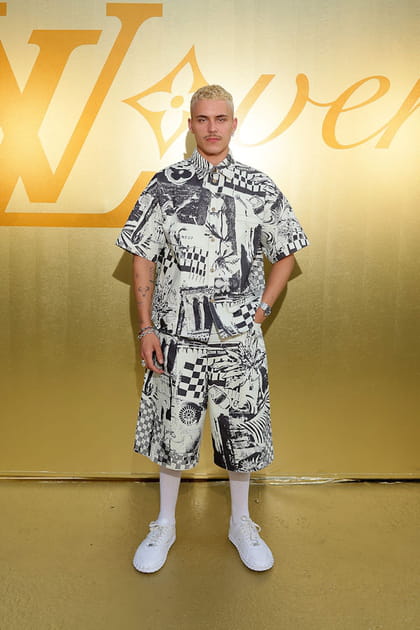 Arón Piper en ensemble noir et blanc imprimé et baskets blanches