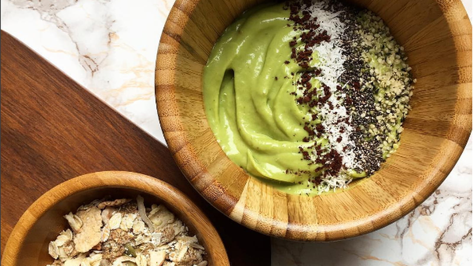 Crème d'avocat et muesli 