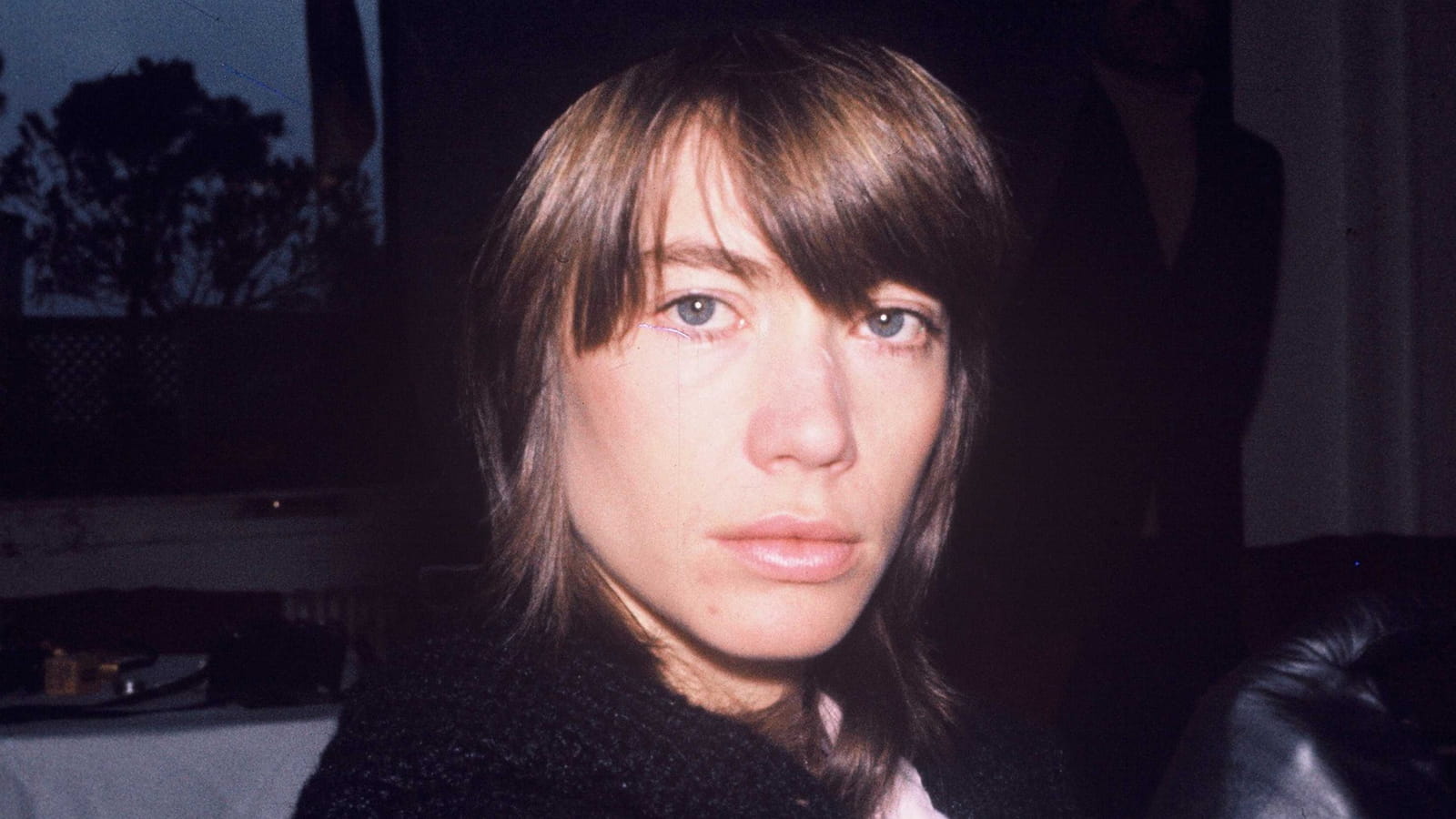 Les cheveux bruns