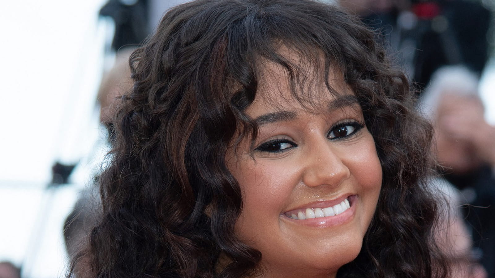 Léna Mahfouf, cheveux longs