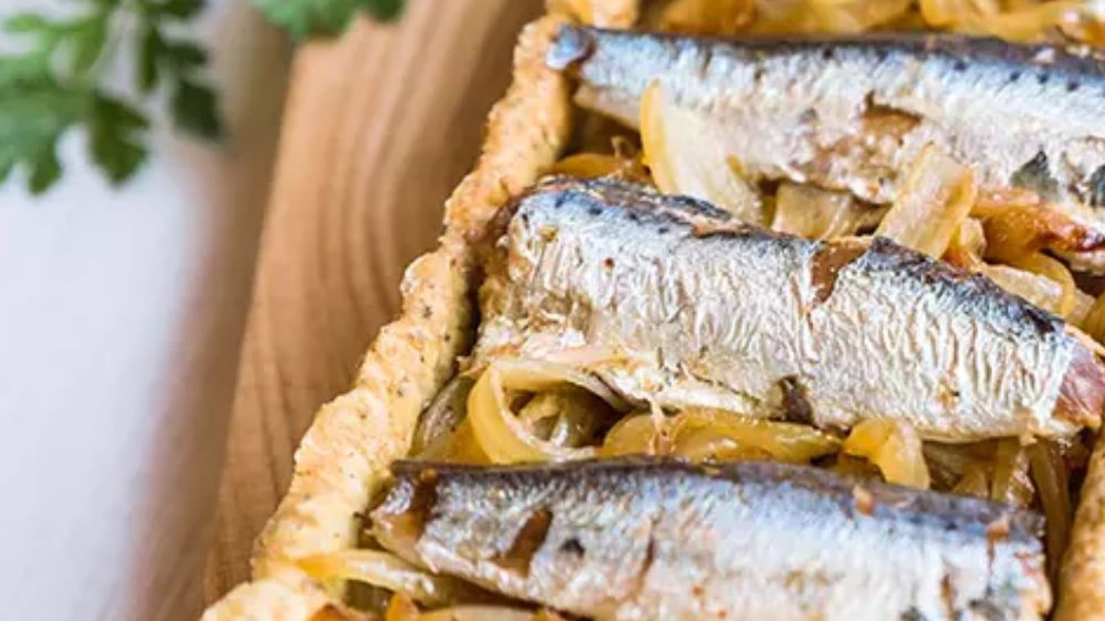 Tarte provençale aux sardines et aux oignons