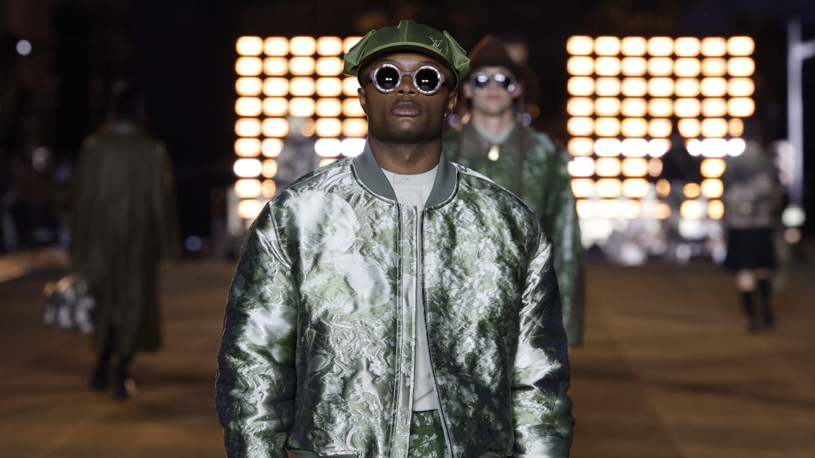 Look 17
