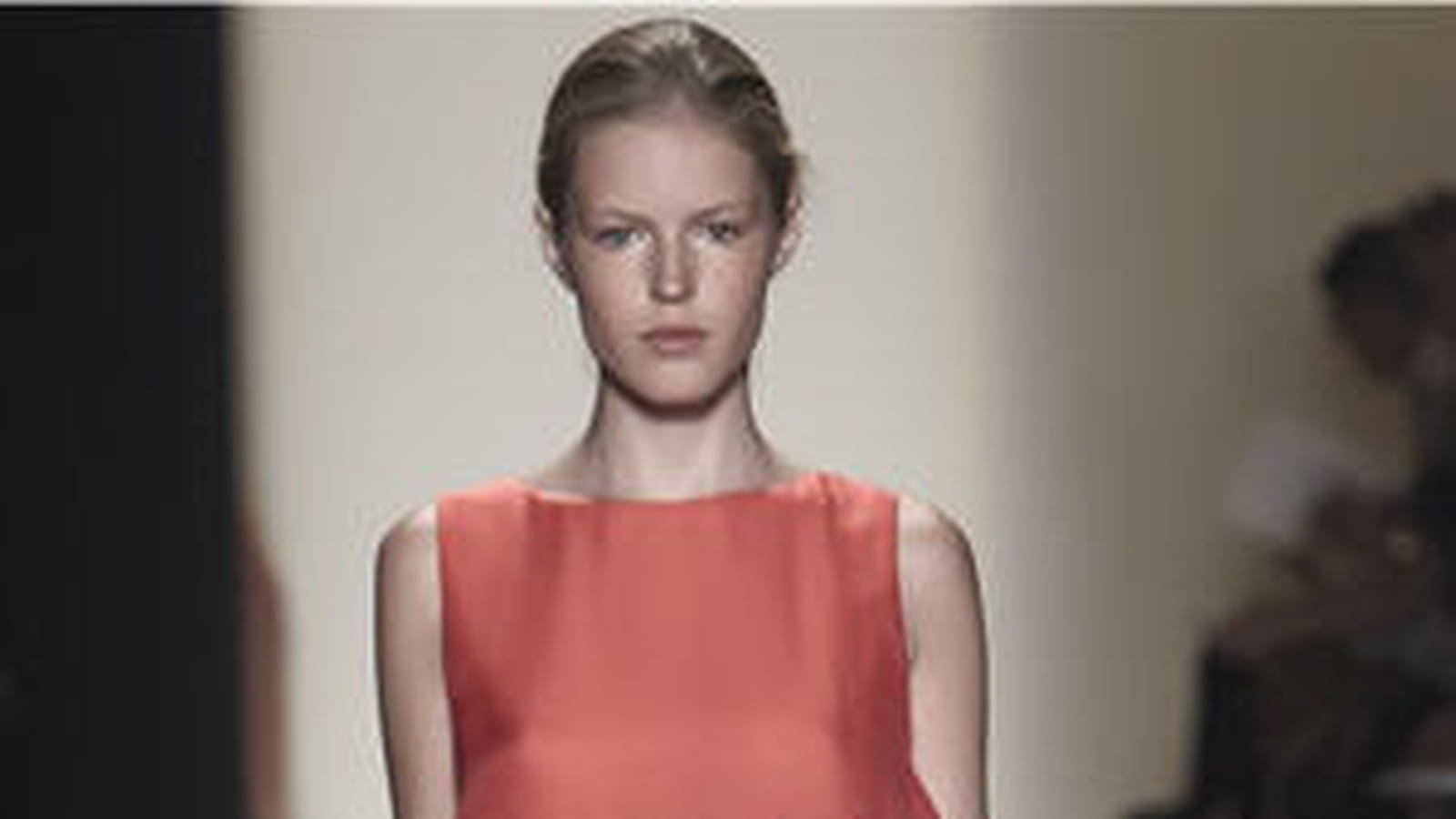 Robe corail de BCBG Max Azria