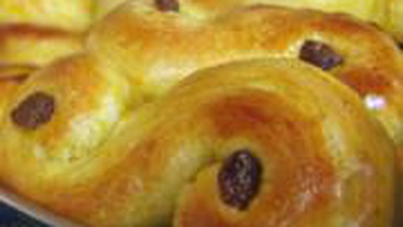 Petites brioches de Noël au safran