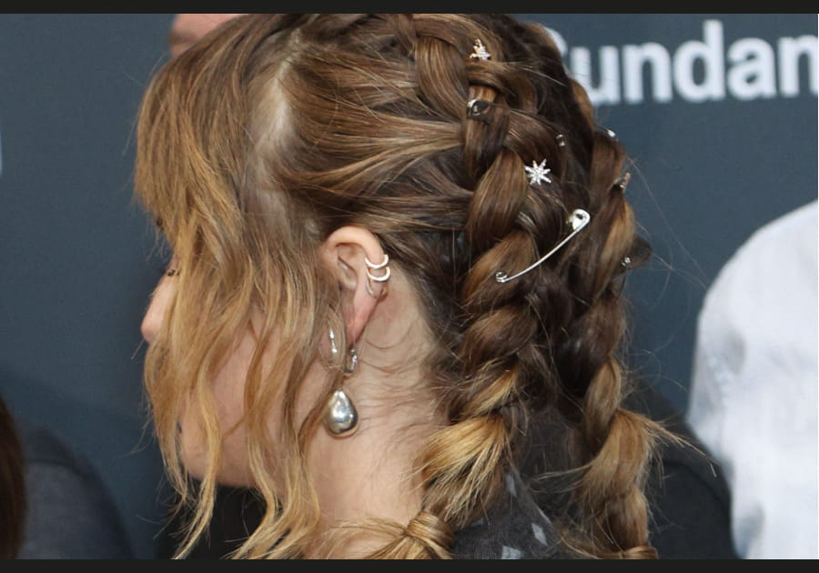 Flop&nbsp;: les tresses truff&eacute;es d'&eacute;pingles &agrave; nourrices de Debby Ryan