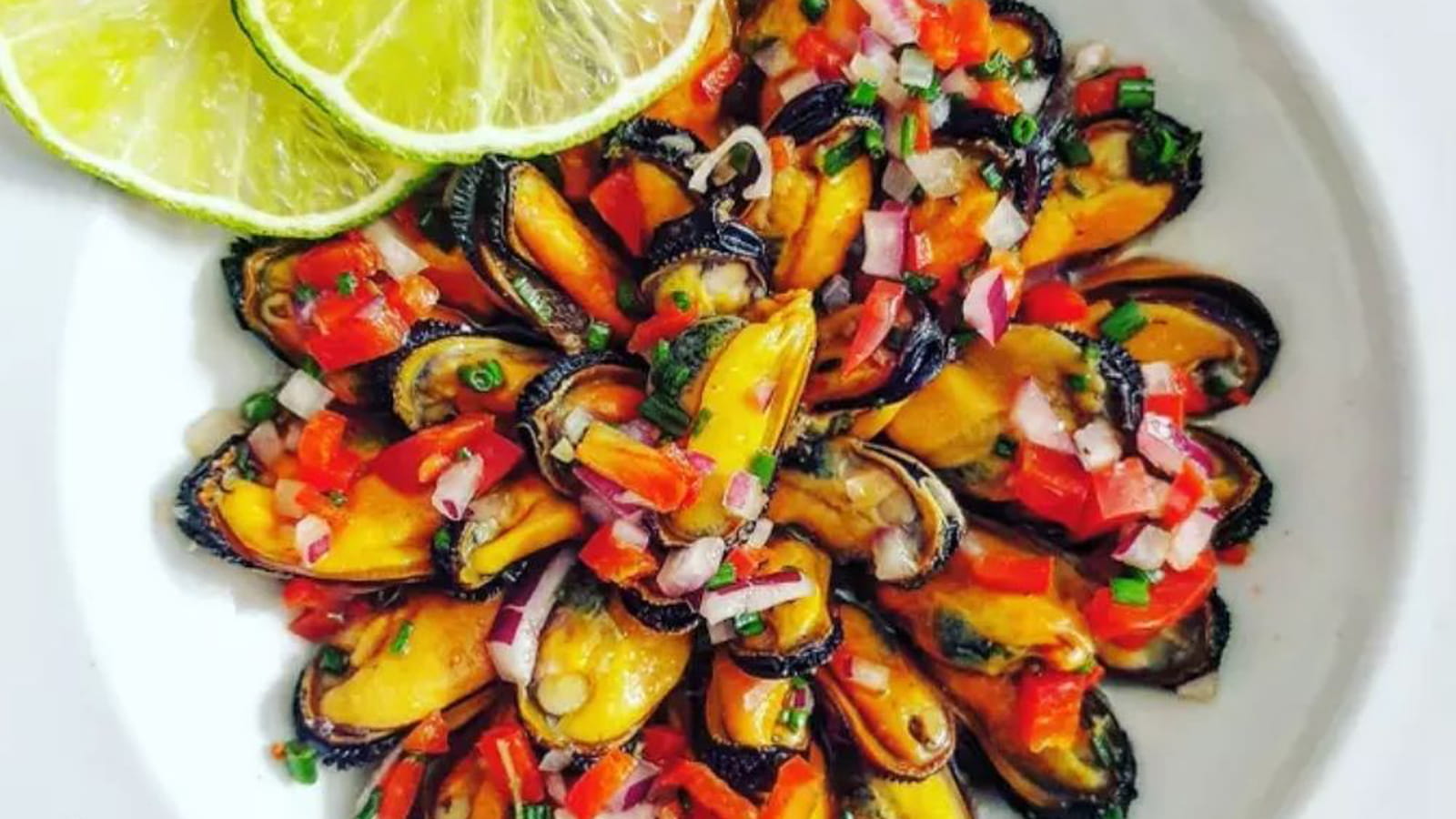 Moules fraîches marinées