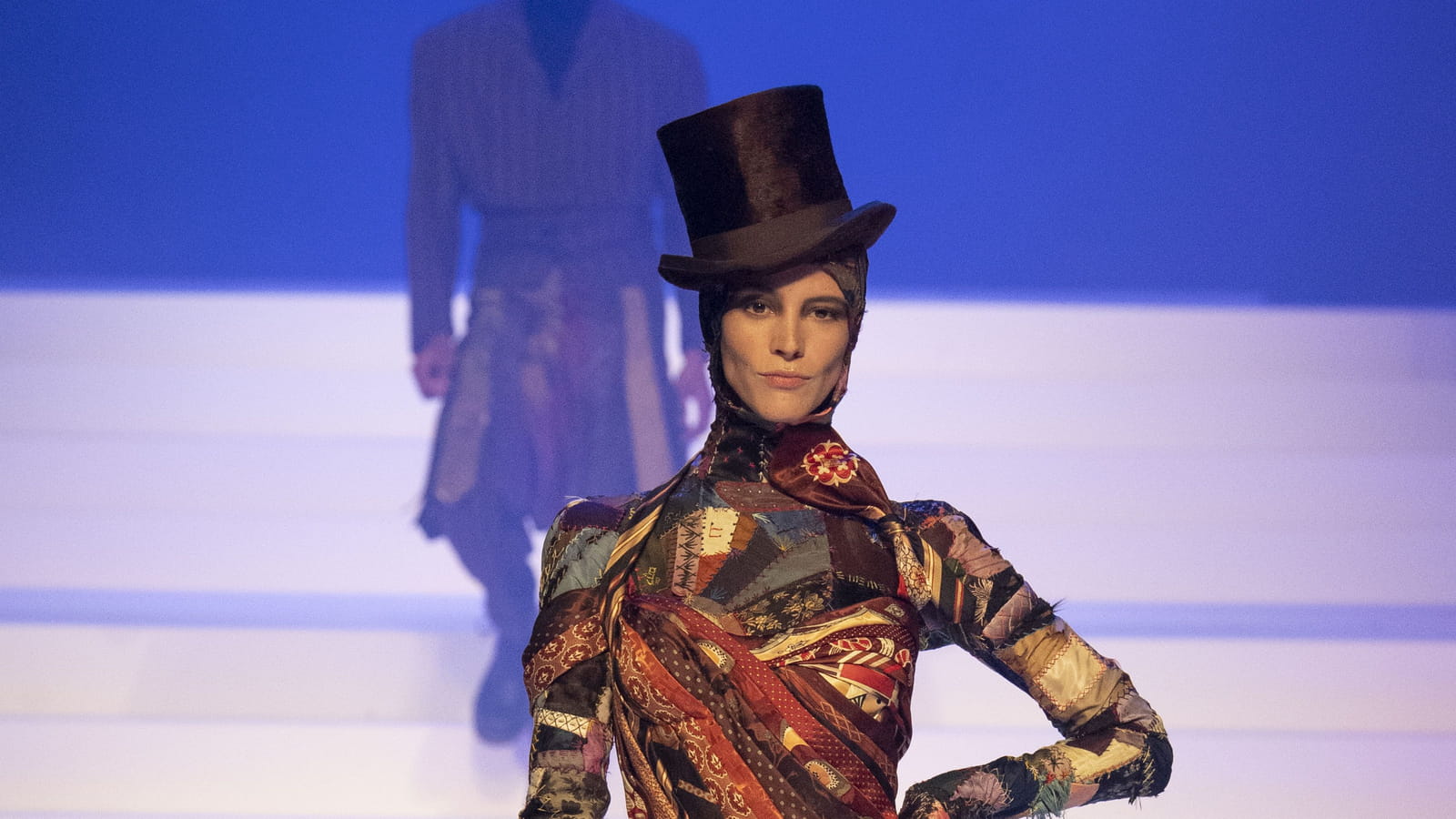Look 8