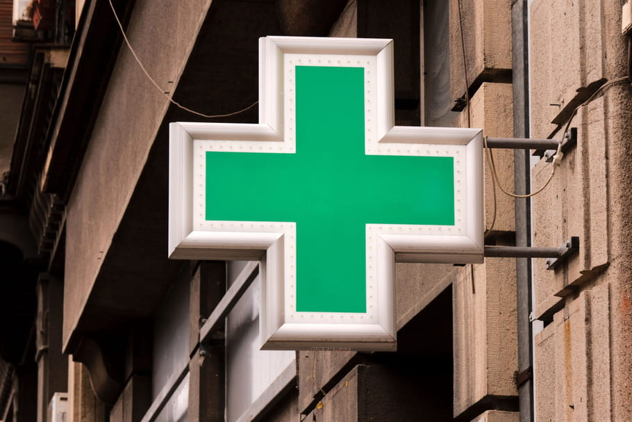 Vaccination Covid en pharmacie : rdv, pour qui, lesquelles vaccinent ?