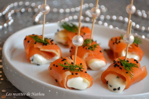 Roulades de saumon fumé, pomme et fromage frais