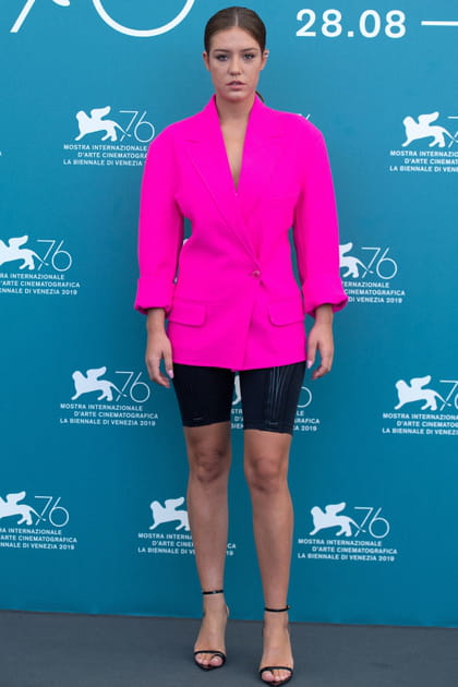 Adèle Exarchopoulos en cycliste chic