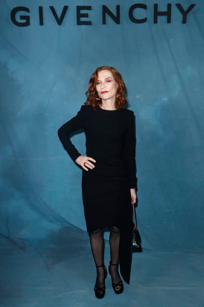 Isabelle Huppert au d&eacute;fil&eacute; Givenchy