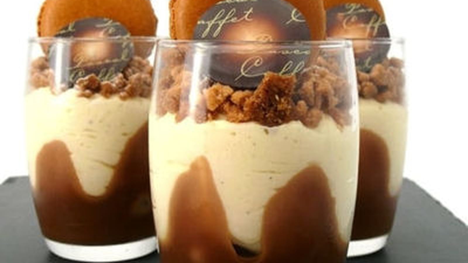 Verrines à la vanille et au caramel à la fleur de sel de Guérande
