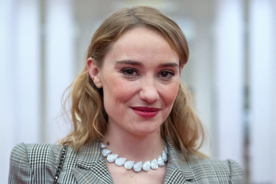 Le teint impeccable de D&eacute;borah Fran&ccedil;ois