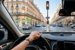 Psychologie : ceux qui accélèrent au feu orange possèdent cette capacité intellectuelle rare