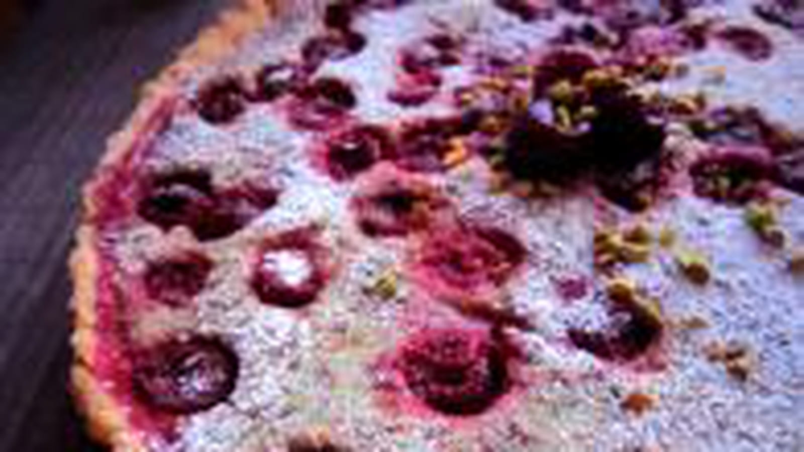 Tarte pistaches et griottes