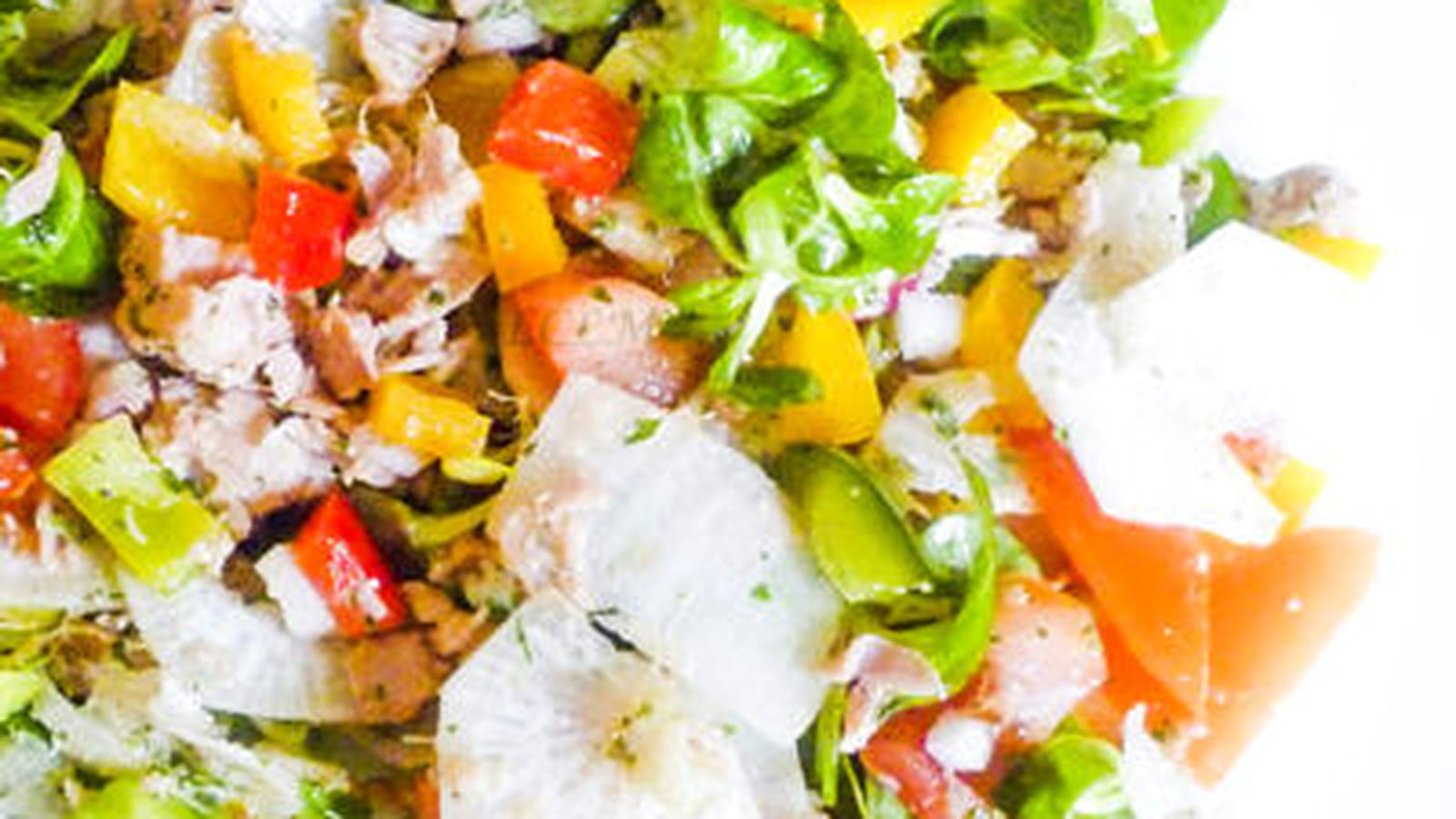 Salade tomates, poivrons et thon  