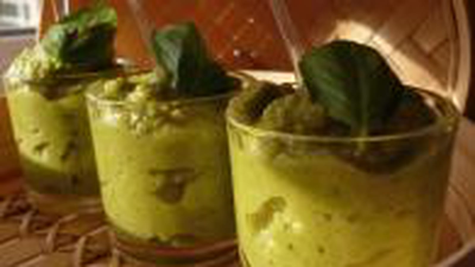 Verrines de brocolis au pesto