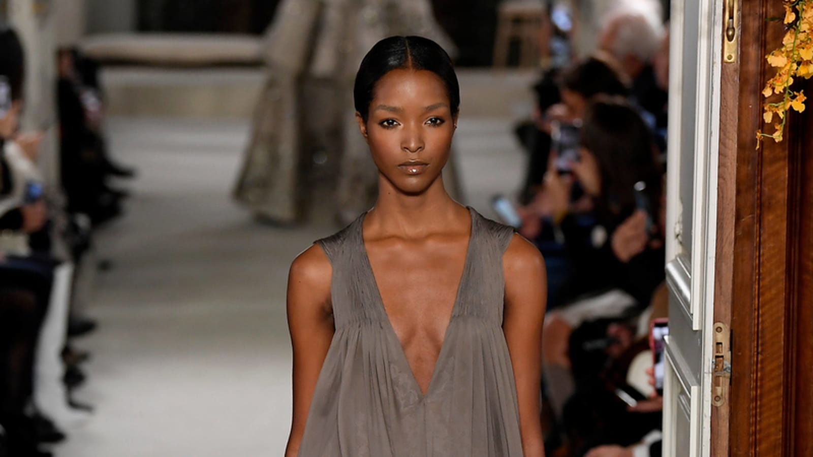Look 18