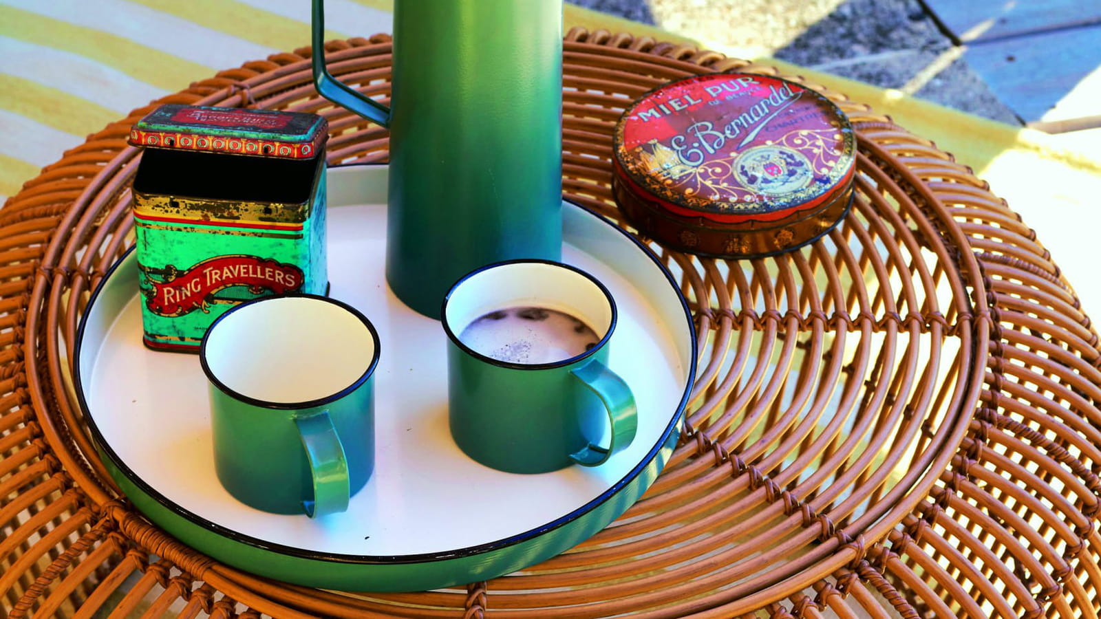 Tasses et carafe La Redoute Intérieurs