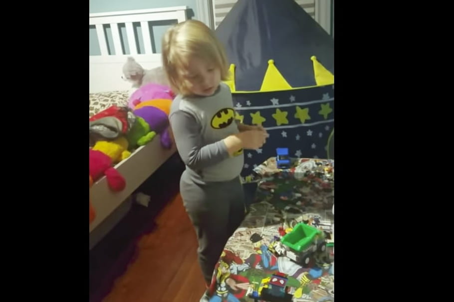 Buzz : elle filme son fils en train de jouer en pleine nuit