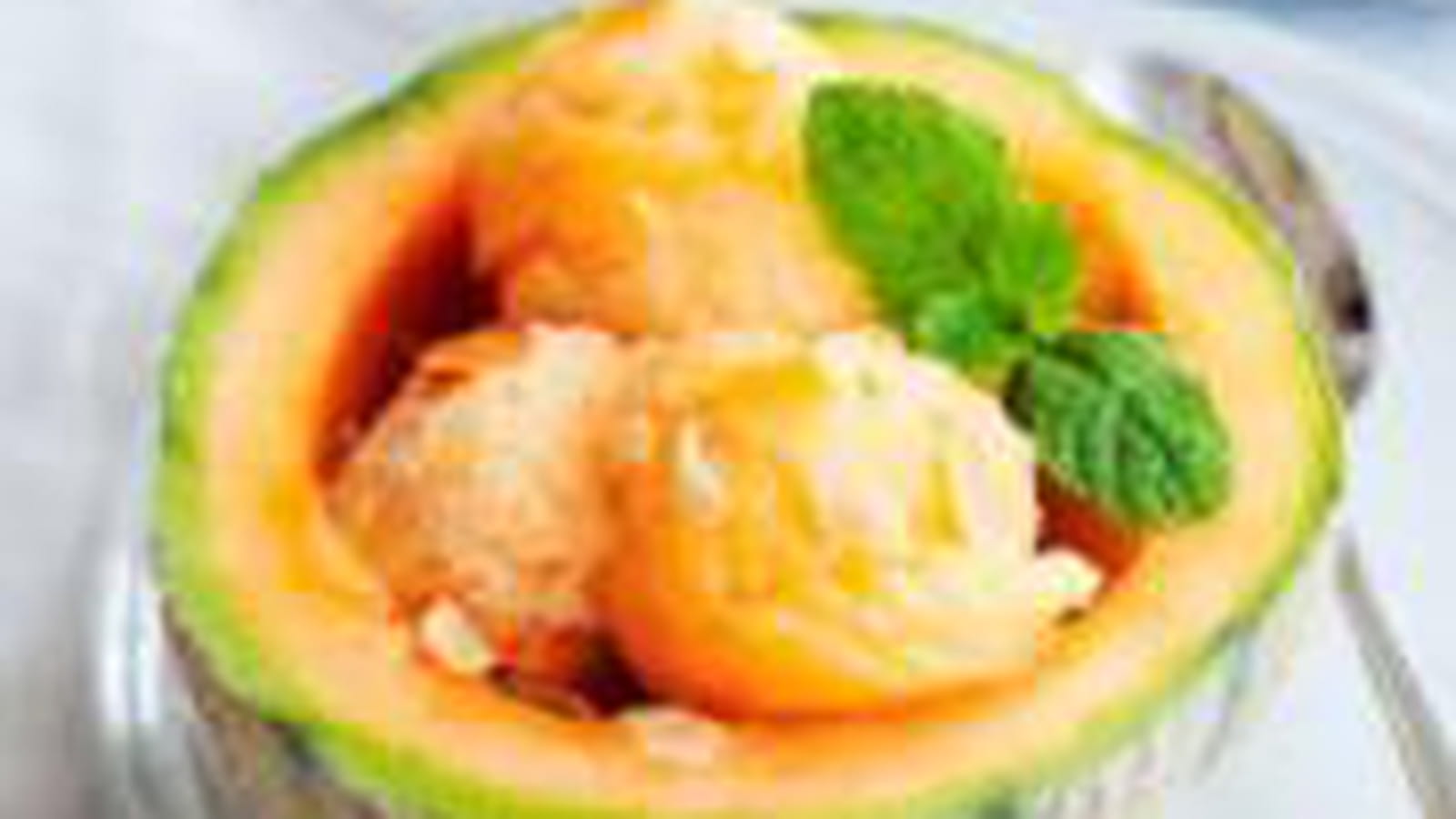 Soupière de melon de nos régions glacée au champagne
