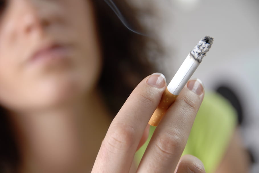 Le paquet de cigarettes neutre arrive