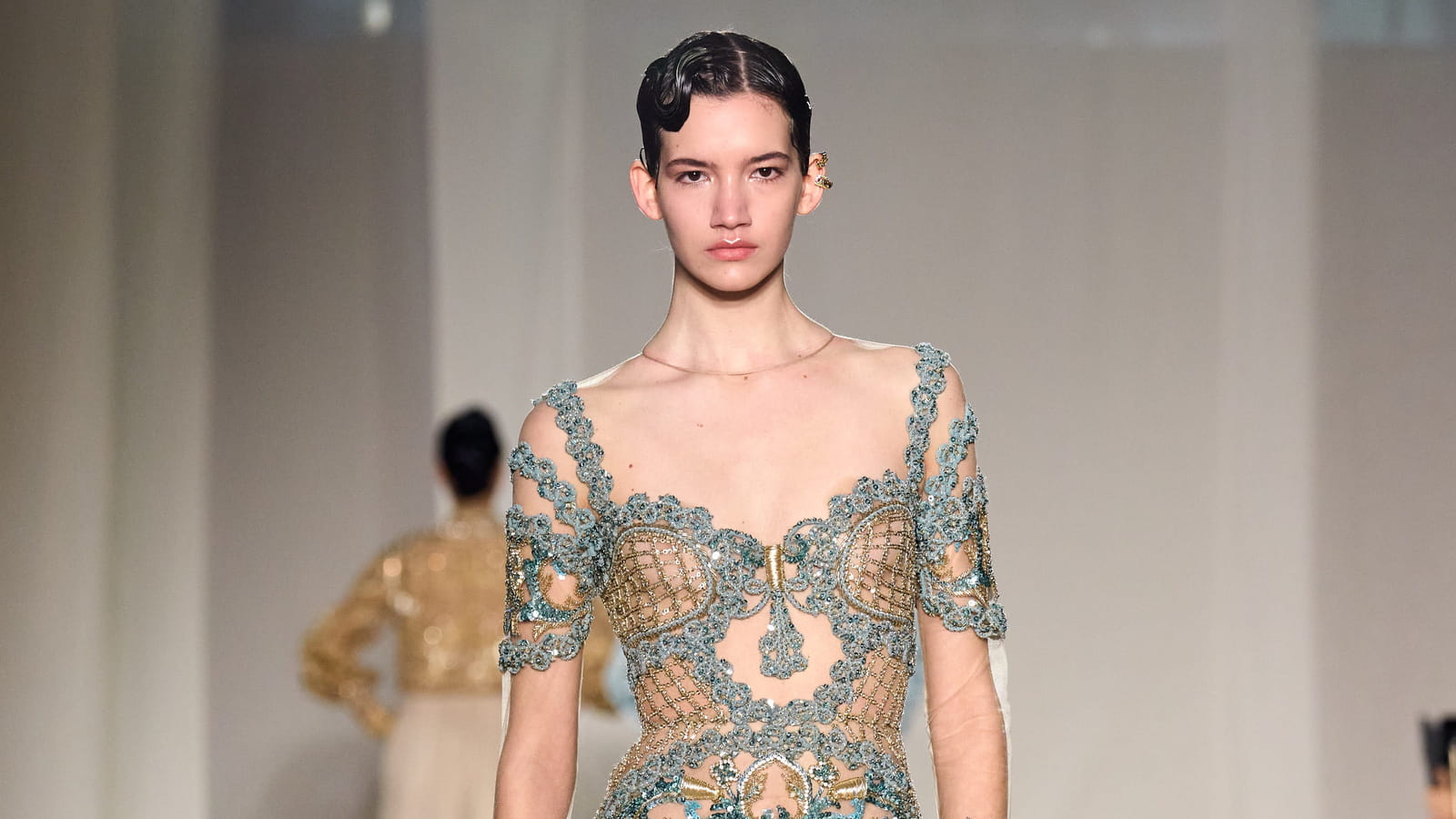 Look 11