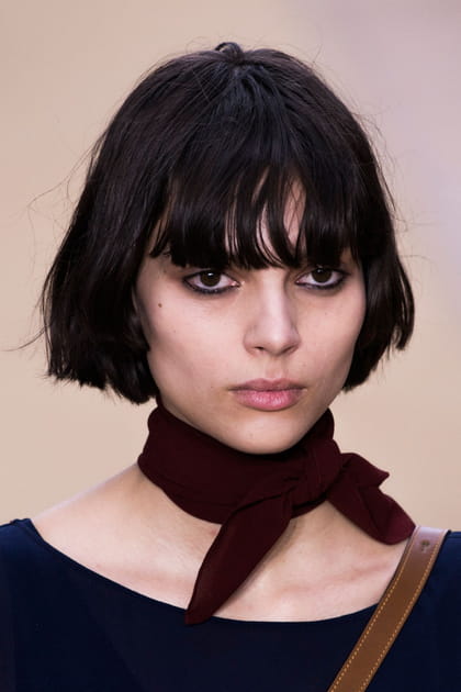 Le foulard gavroche au cou du d&eacute;fil&eacute; Chlo&eacute;