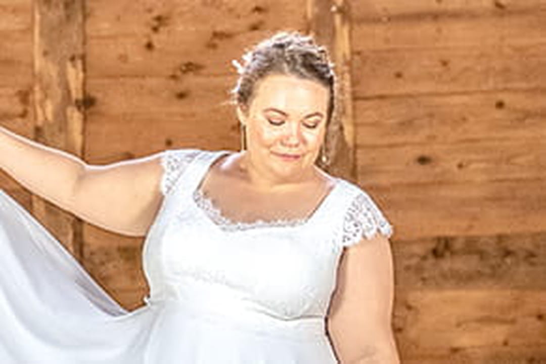 Robe de mariée grande taille et forme empire