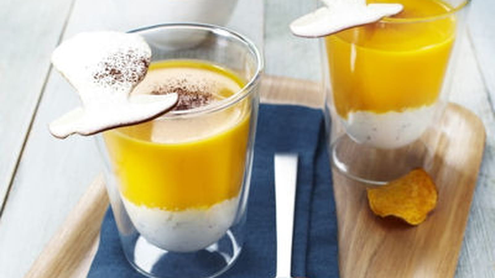 Velouté de potimarron sur lit de Carré Frais 0 % et noix