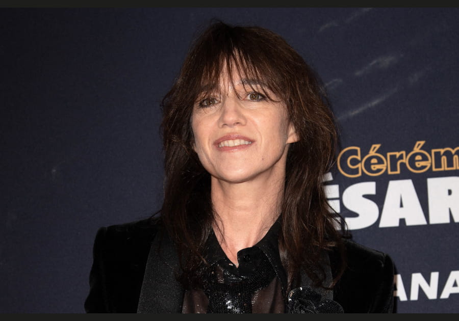 Charlotte Gainsbourg, &eacute;poustouflante avec sa frange longue