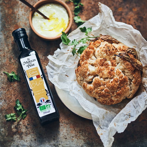 Chou-fleur entier rôti, sauce fraicheur à l’huile de colza toasté