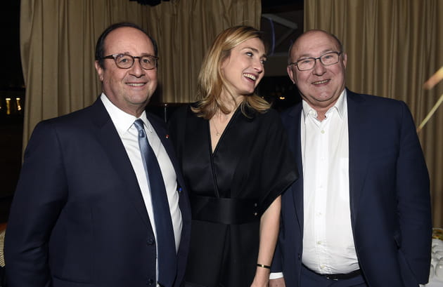Fran&ccedil;ois Hollande, Julie Gayet et Michel Sapin au cocktail d'apr&egrave;s concert au Berkeley
