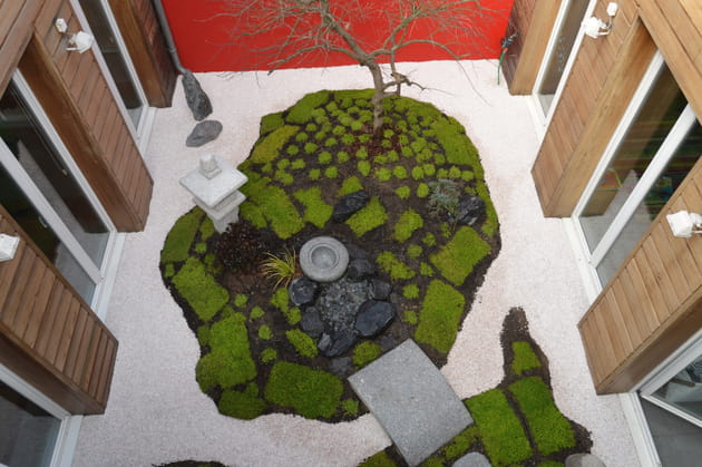 Apr&egrave;s&nbsp;: un mur ocre rouge