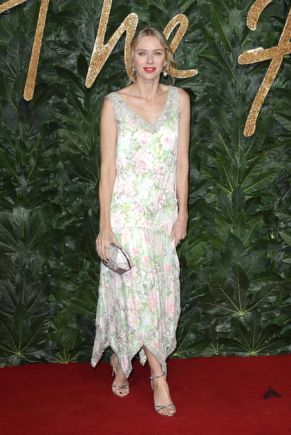 Naomi Watts en robe boh&egrave;me