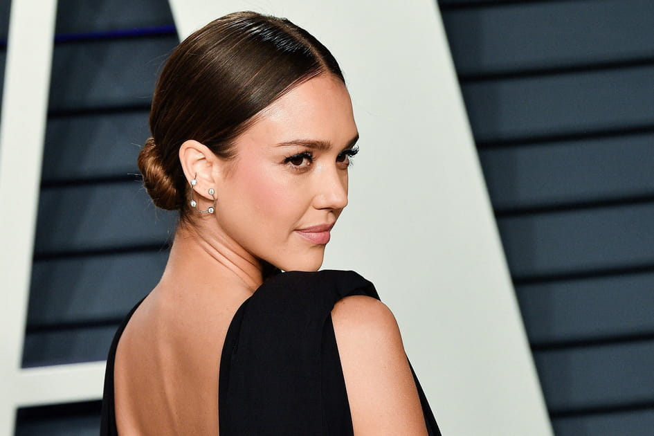 Le chignon de danseuse &eacute;l&eacute;gant de Jessica Alba
