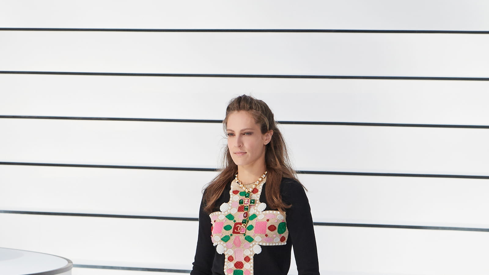 Look 16