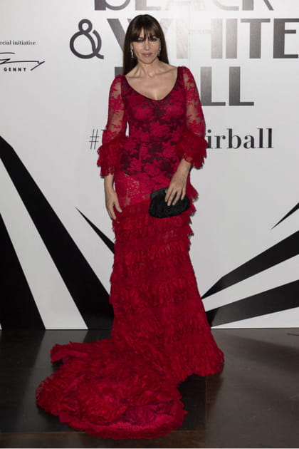 Monica Bellucci en robe rouge