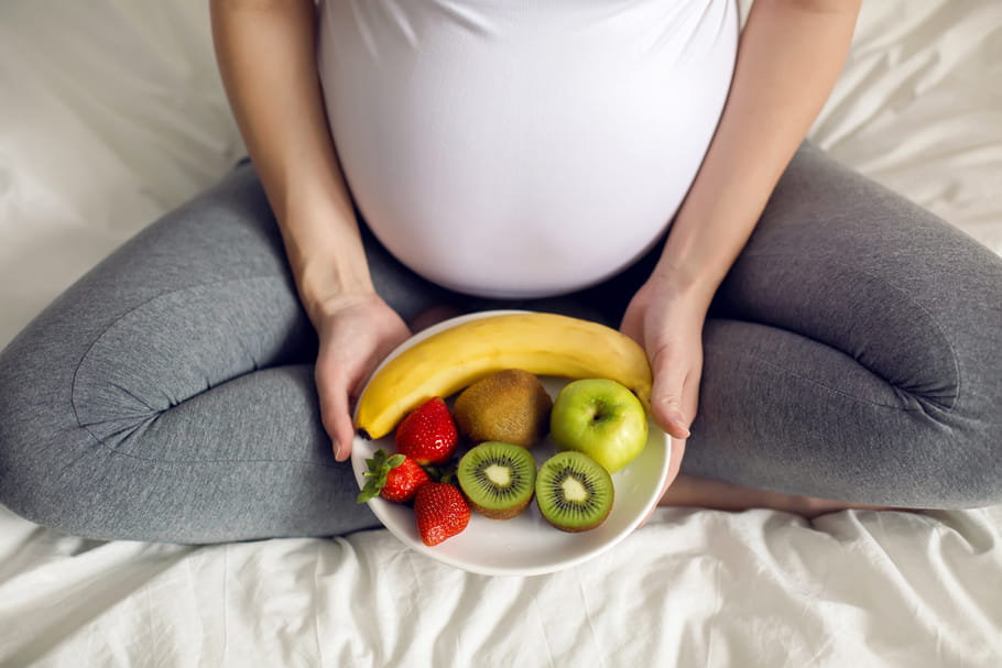 Trop de fruits pendant la grossesse altérerait la qualité du lait maternel