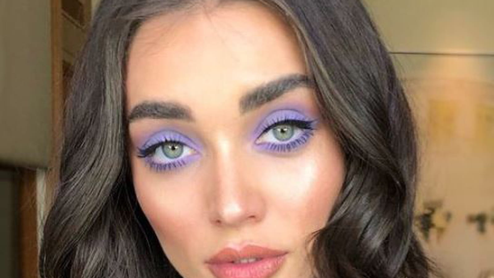 Le regard lilas