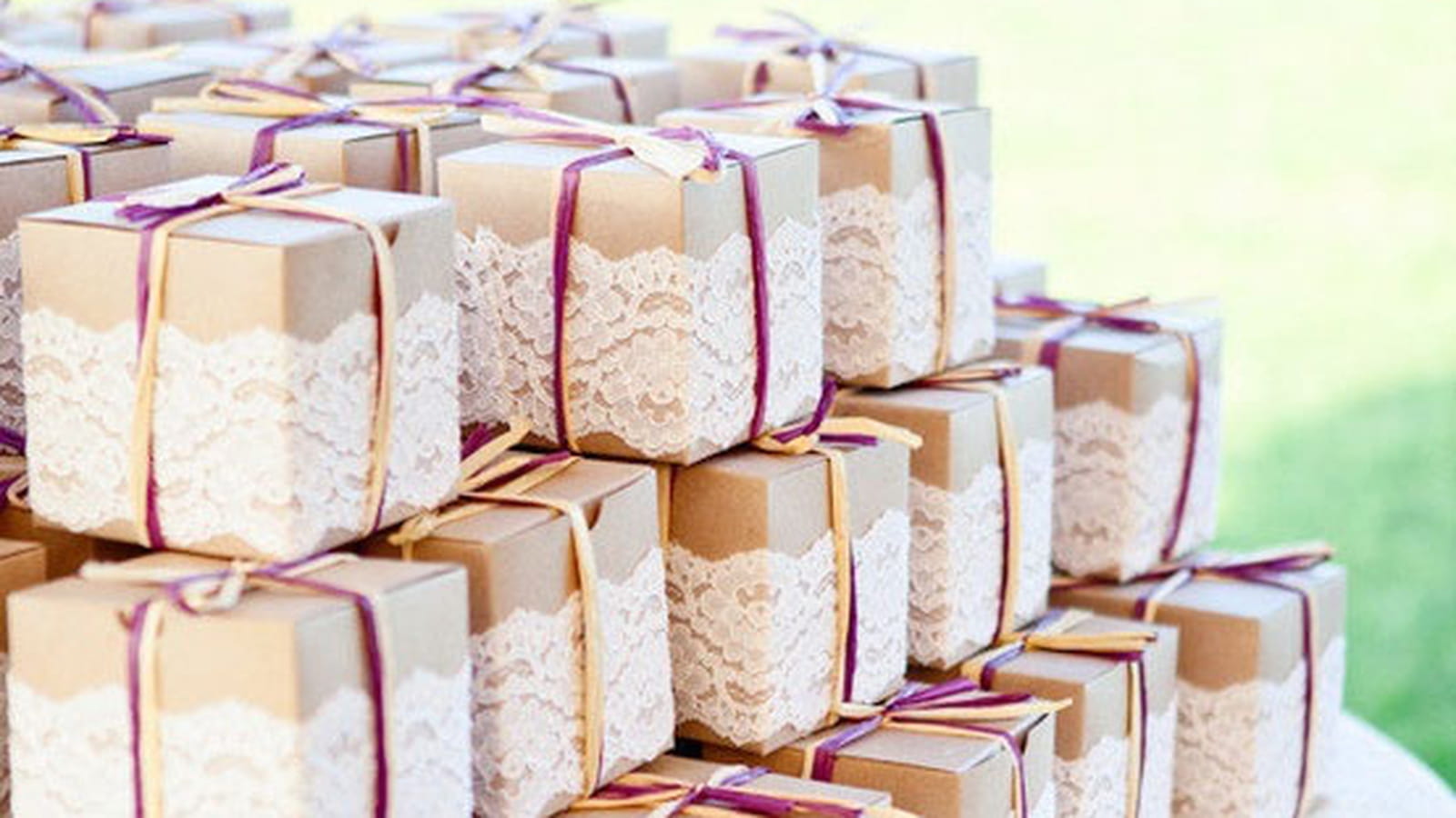 Des boîtes en dentelle