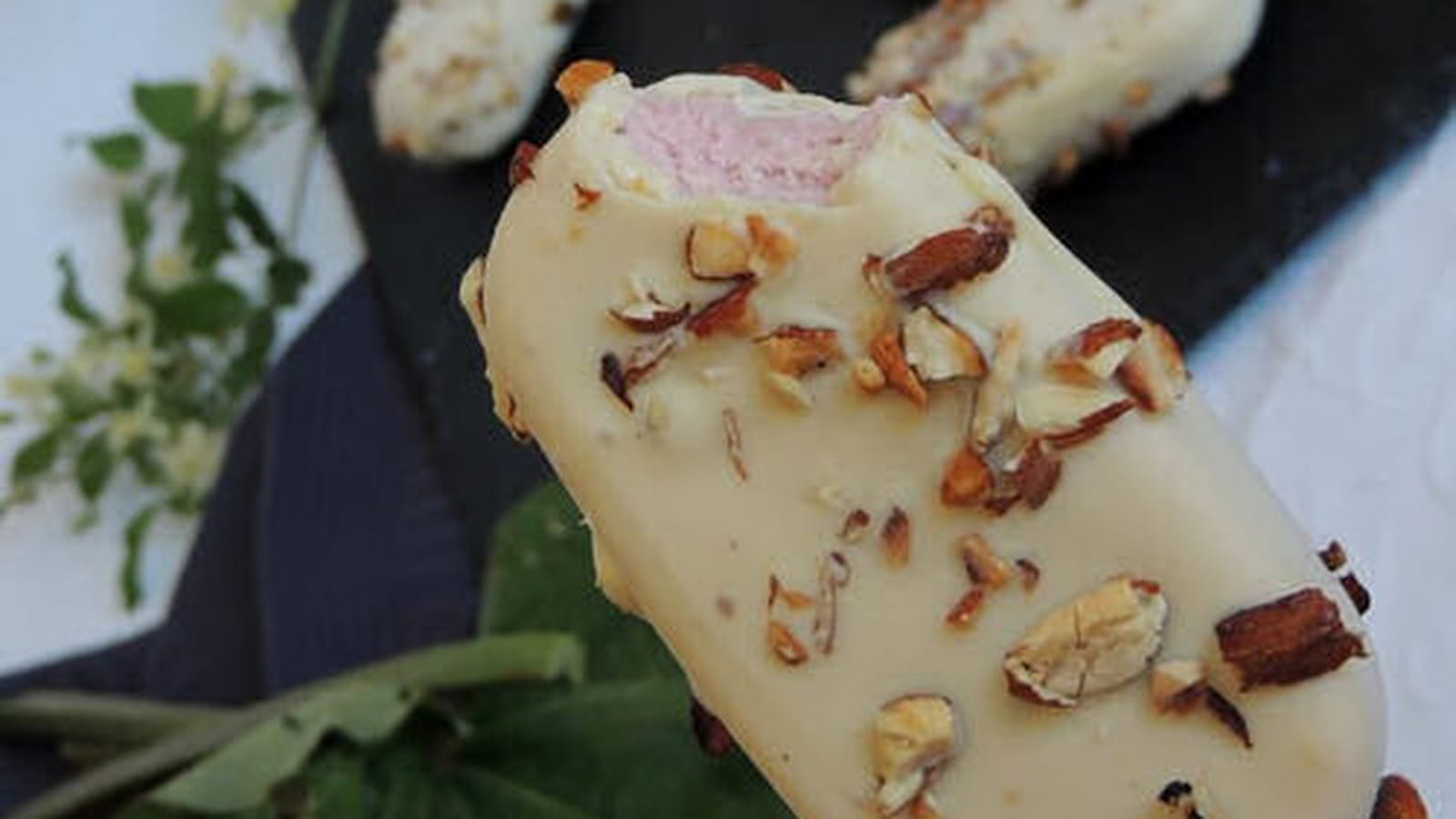 Esquimaux rhubarbe framboise et chocolat blanc