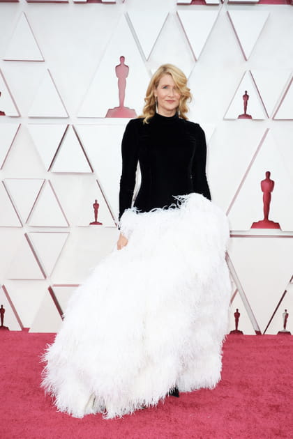Laura Dern en robe plume Oscar de la Renta