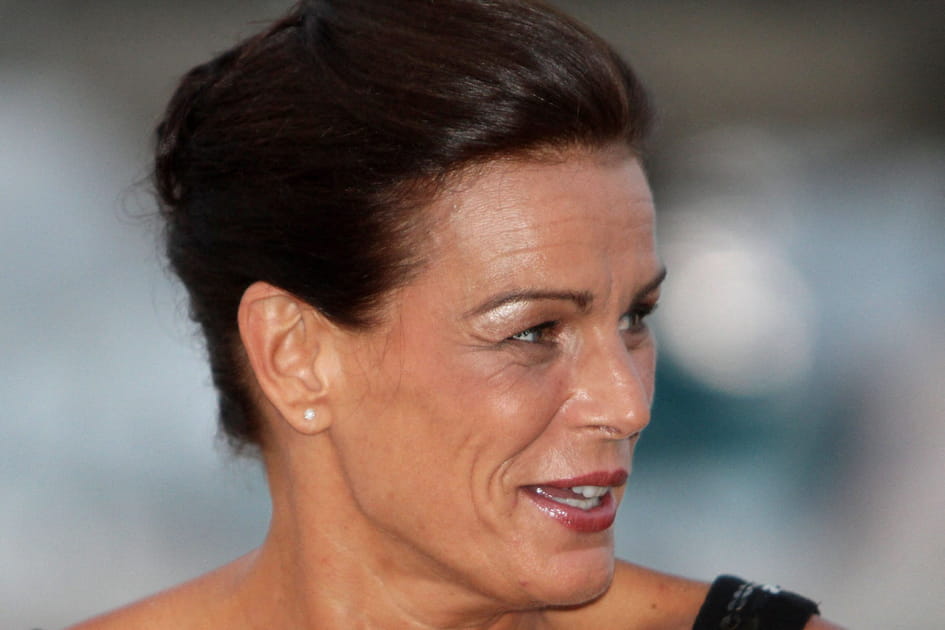 Le chignon mi-haut de St&eacute;phanie de Monaco